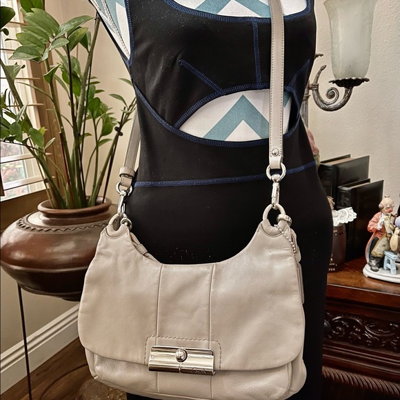 👛 SALE “COACH” 💯% Authentic Leather shoulder/crossbody bag - Picture 4 of 6